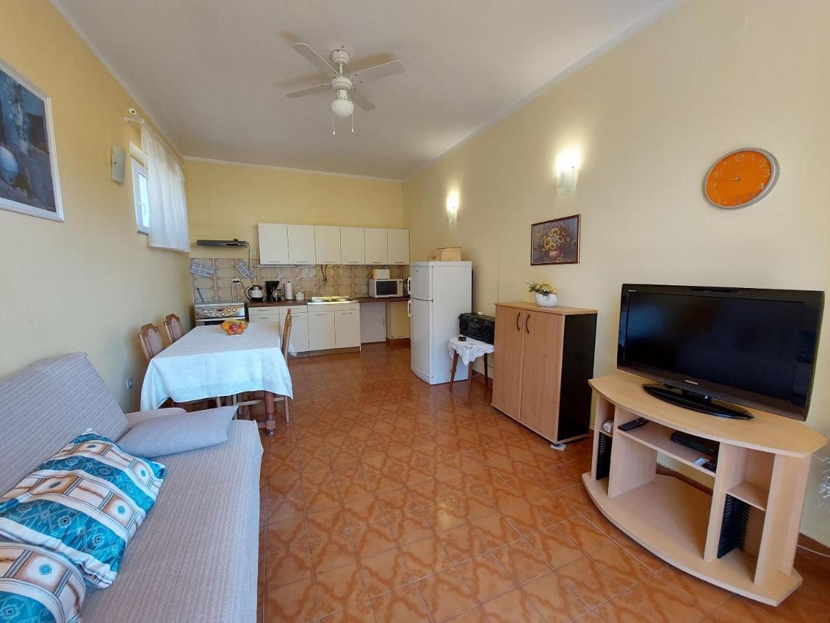 Apartments Faran Цриквеница Экстерьер фото